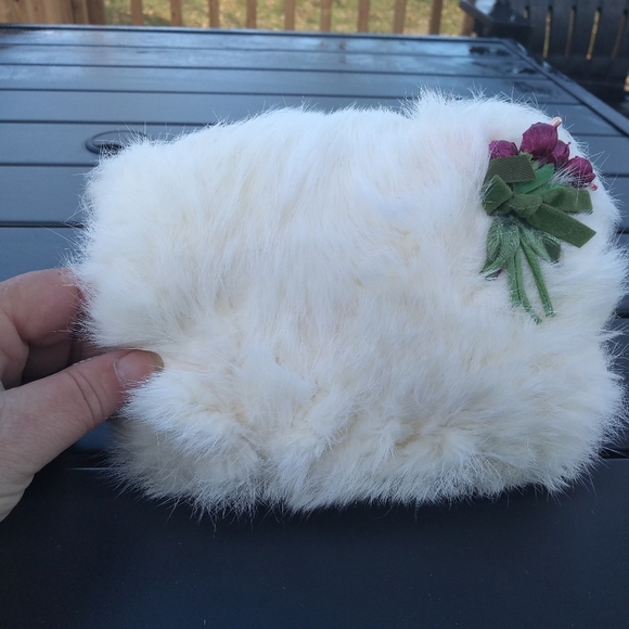 * HOST PICK * Vintage Child's White Faux Fur Muff, Red Flower Accents, H… - Picture 7 of 10